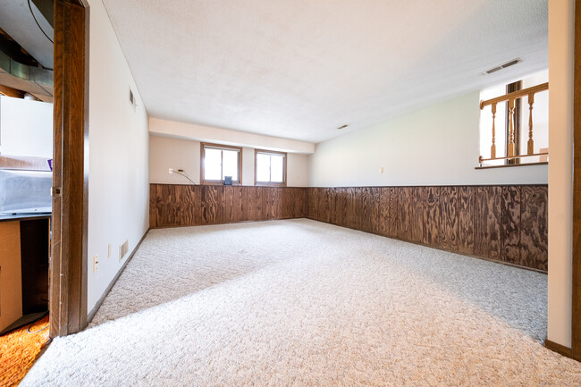 Building Photo - 1417 Raleigh Dr