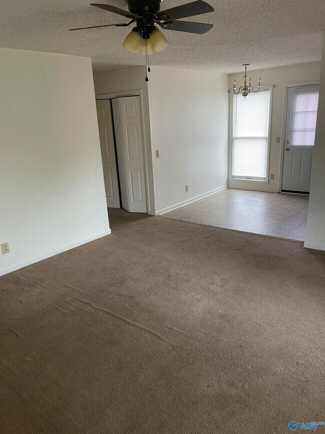 Building Photo - 6209 Friar Tuck Dr NW