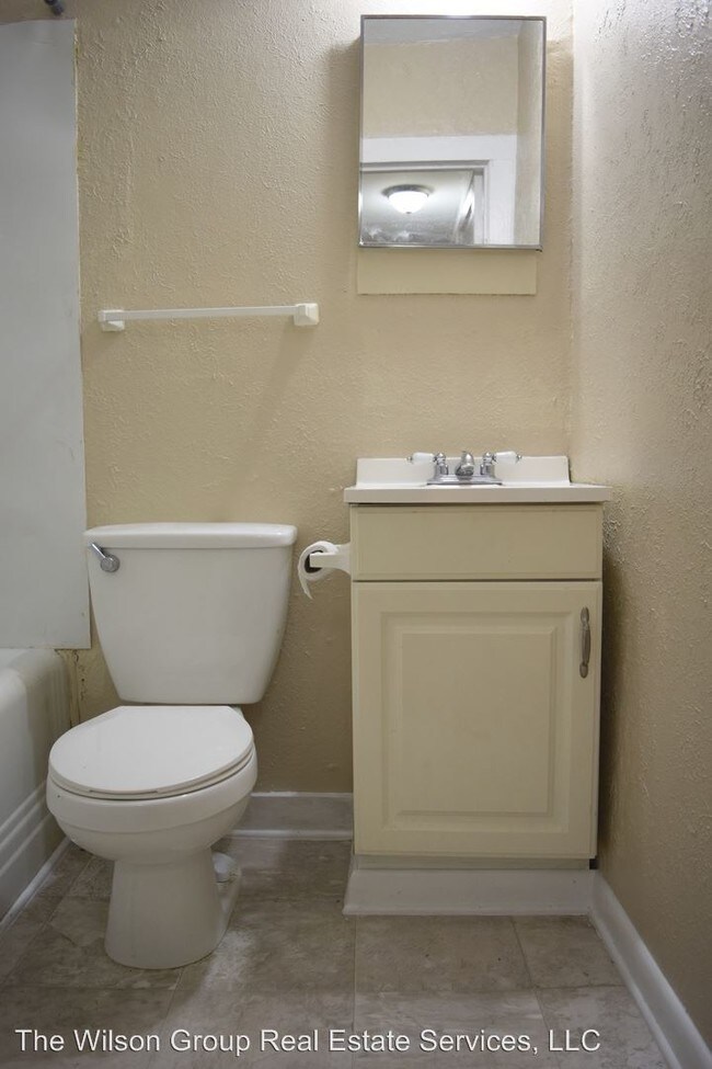 Building Photo - 722 Lena St