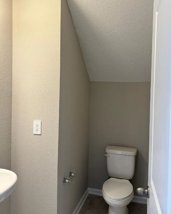 Building Photo - 657 Silver Landing Dr