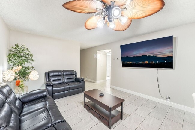 Building Photo - 4441 Rich Dr