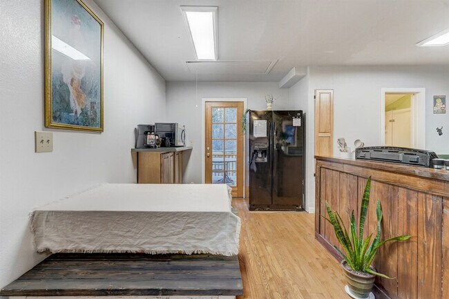 Building Photo - 9415 Ute Rd