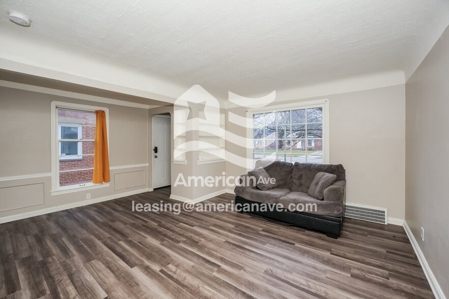 Building Photo - 25731 Forestview Ave