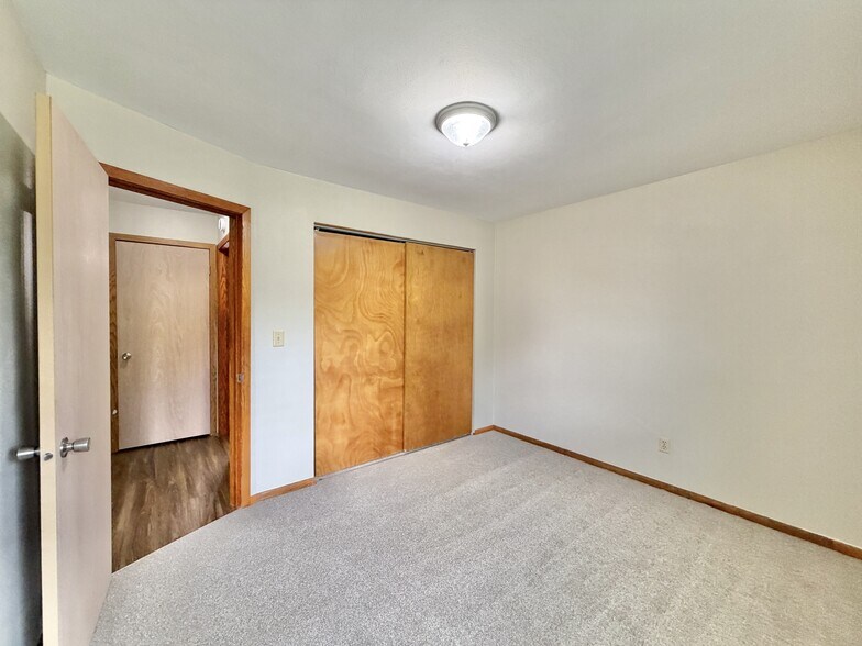 Building Photo - 236 Walworth St