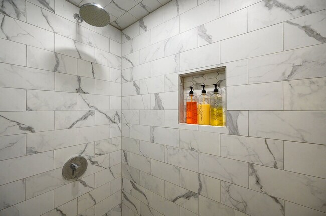 Building Photo - 47 White Pne Rd