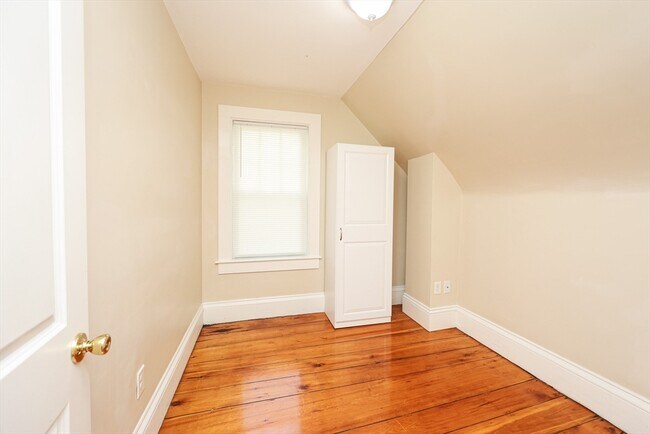 Building Photo - 50 Front St