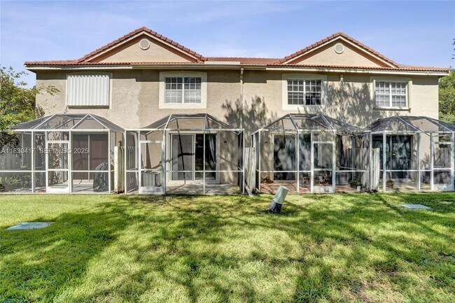 Building Photo - 1210 Sorrento Dr