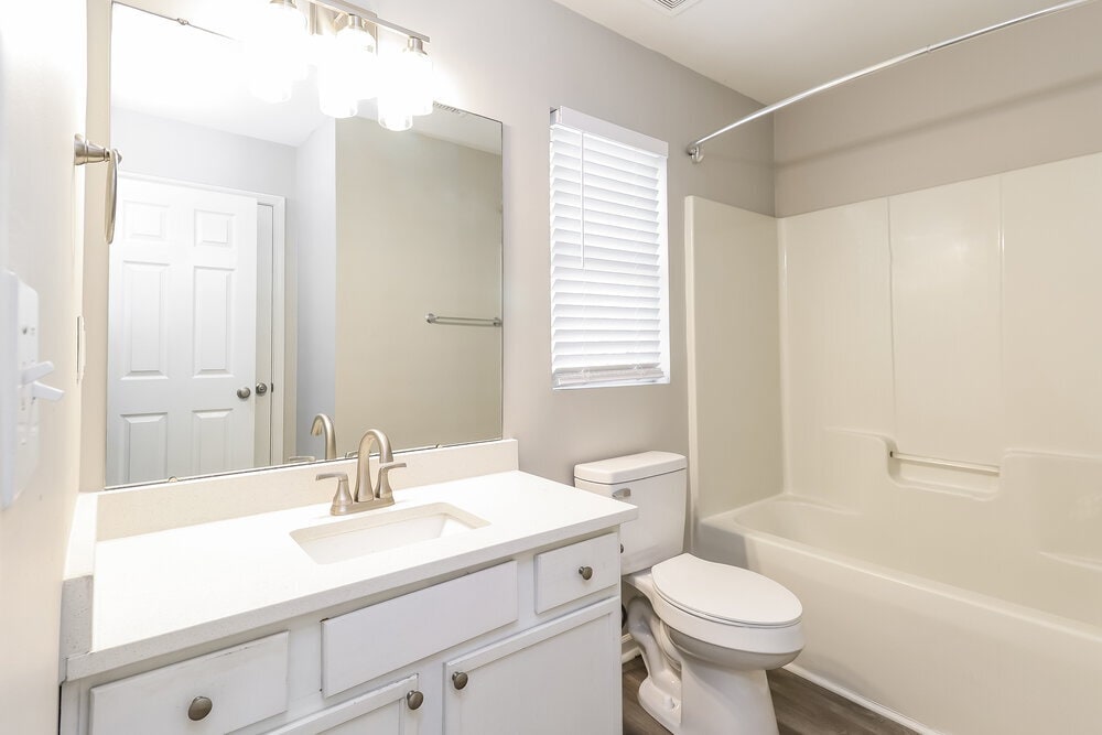 Building Photo - 6516 Lynmont Dr