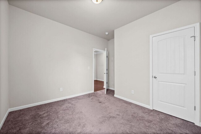 Building Photo - 3722 Pelham Wood Dr
