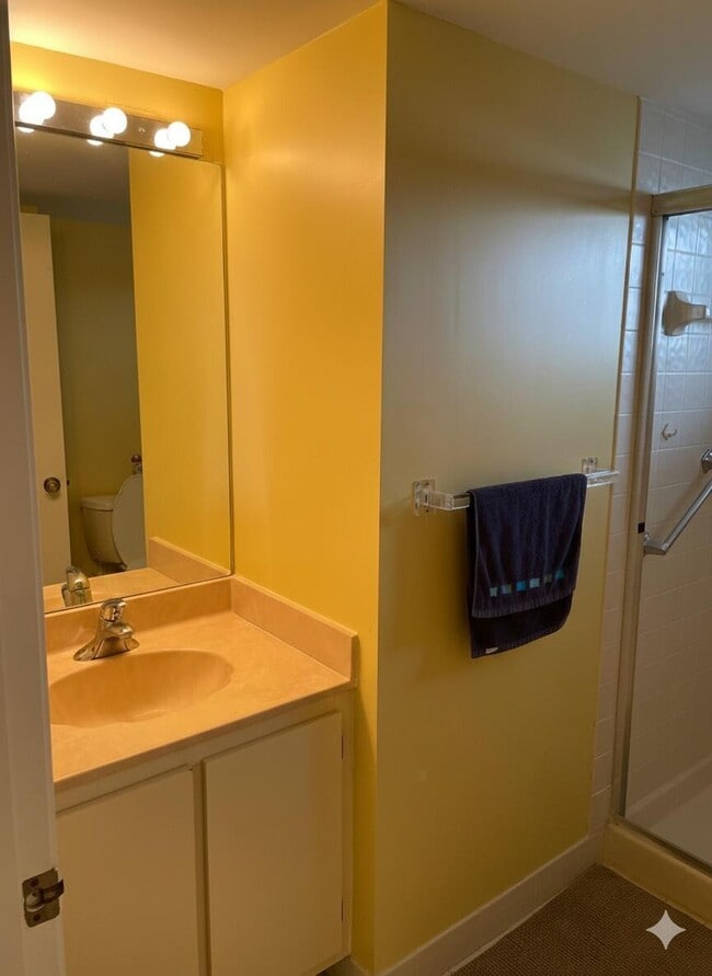 Building Photo - 6698 10th Ave N