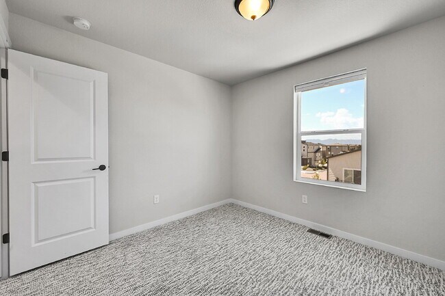 Building Photo - $2,650 - 4 bed, 3.5 bath updated home in C...