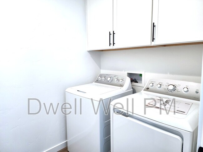 Building Photo - 362 N Lagrasse Ln