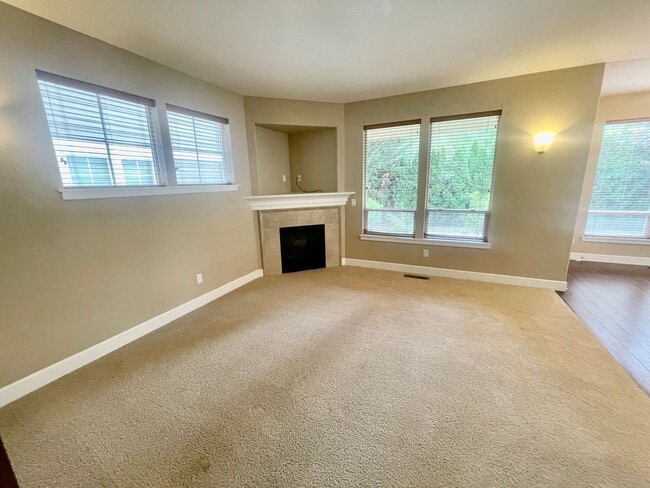 Building Photo - Well Appointed, Open Floor Plan 3-bedroom, 2.5-bathroom home in Beaverton