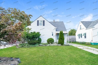 Building Photo - 27371 Forestview Ave