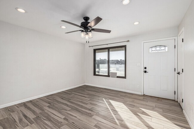 Building Photo - Beautiful 4 Bedroom Home Near Old Town Scottsdale & ASU