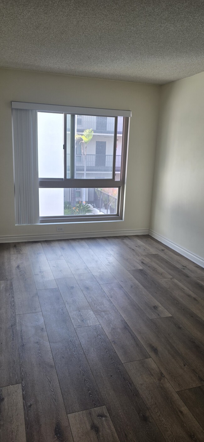 Bedroom 3 - 6001 Canterbury Dr