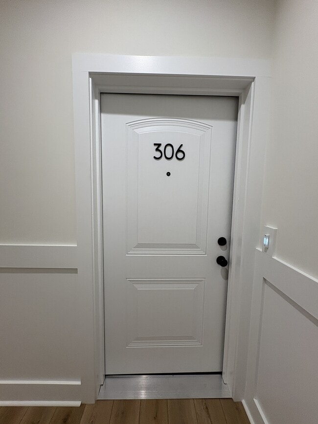 Building Photo - 420 Capstone Dr