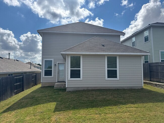 Building Photo - 5 BR + Office /2.5 BA - 2637 SF - Cloverleaf in SOUTH AUSTIN!