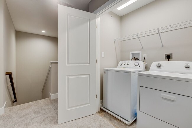 Building Photo - Available August 1st - 3 Bedroom Townhouse in Franklin Regional School District