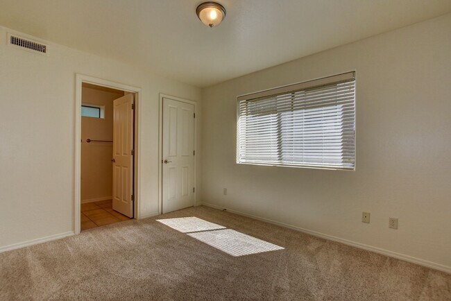 Building Photo - 221 Spring St