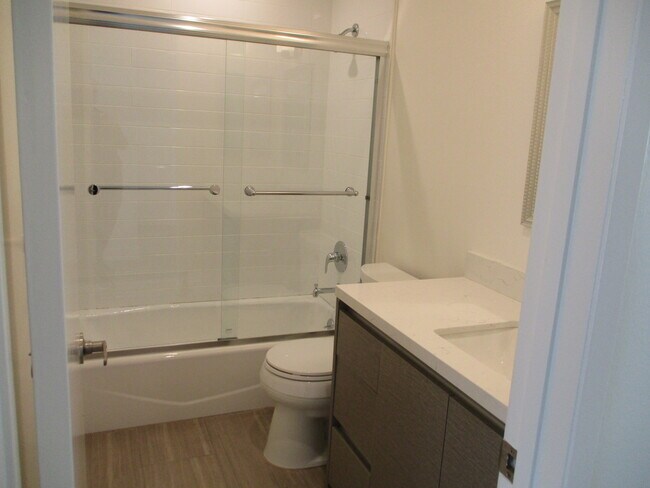 Building Photo - 3625 Glendon Ave