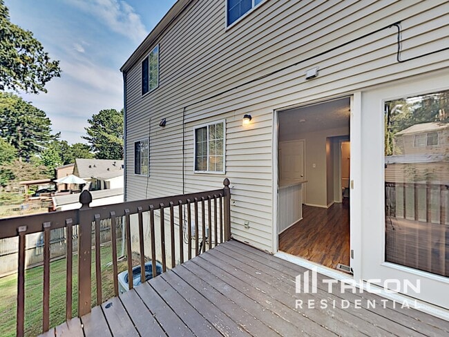 Building Photo - 4928 Rockborough Trail NW