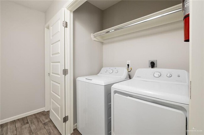 Building Photo - 12 Alta Vista Dr