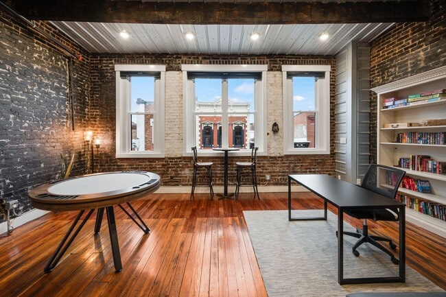 Building Photo - 124 Strawberry Alley