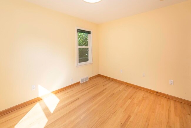 Building Photo - 1616 Morton Ave