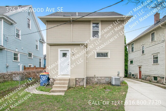 Building Photo - 326 Norwood Ave SE