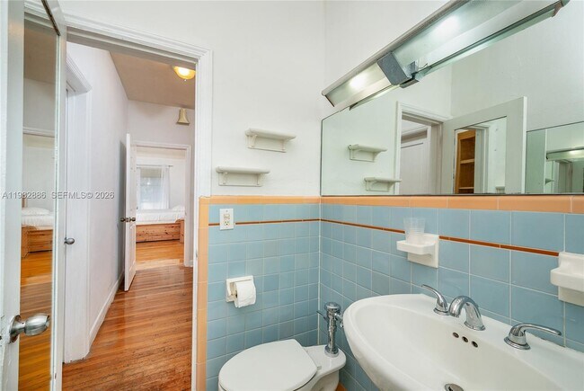 Building Photo - 830 Euclid Ave