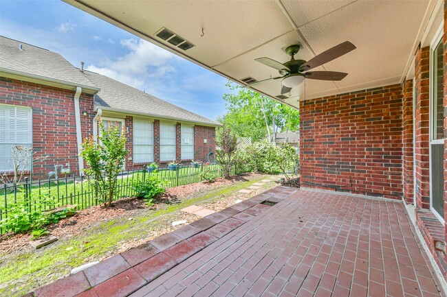 Building Photo - 3327 S Country Meadows Ln