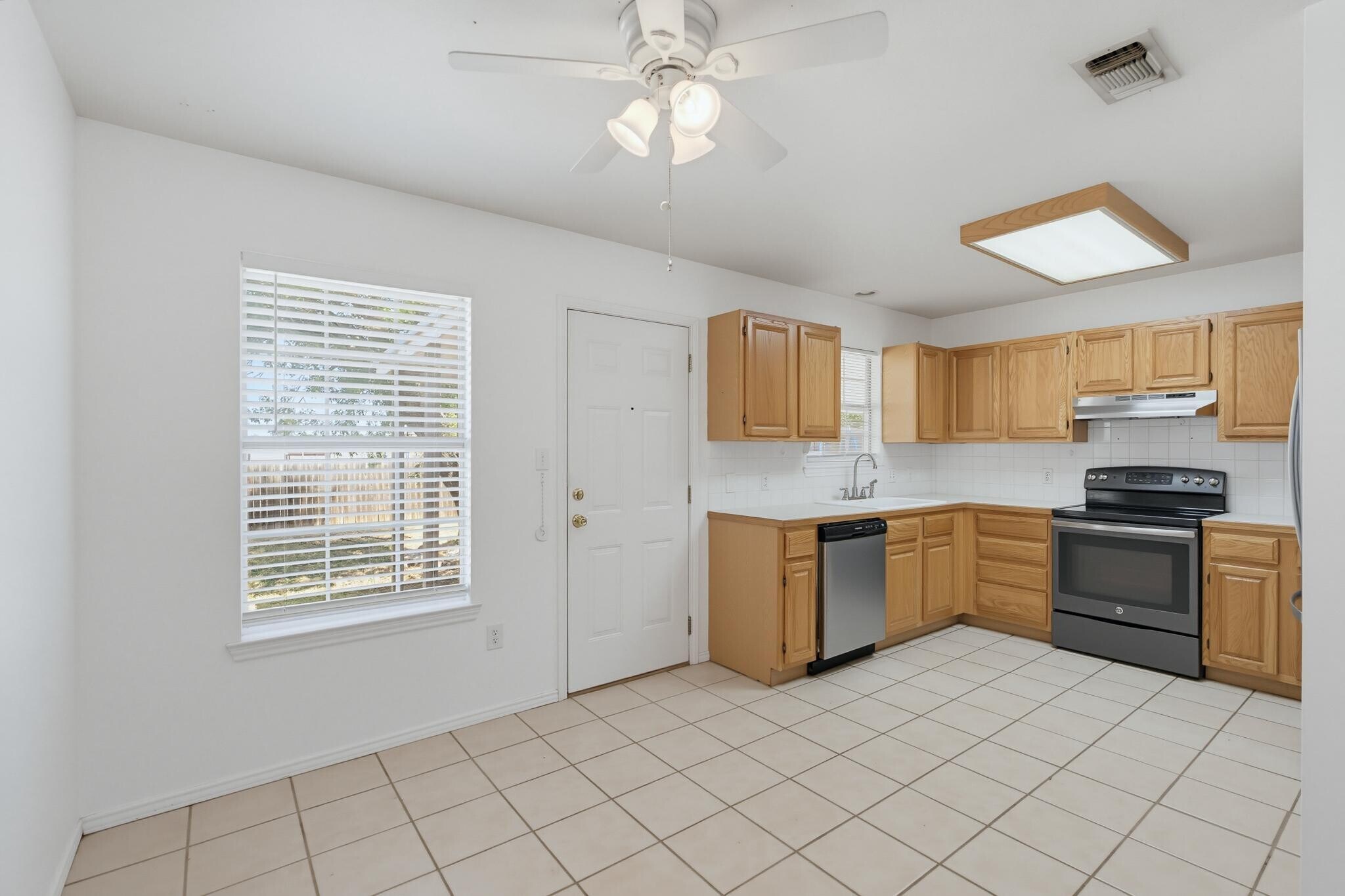 Building Photo - 7917 Thompson Pky
