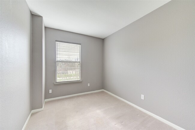 Building Photo - 2810 Grants Lake Blvd