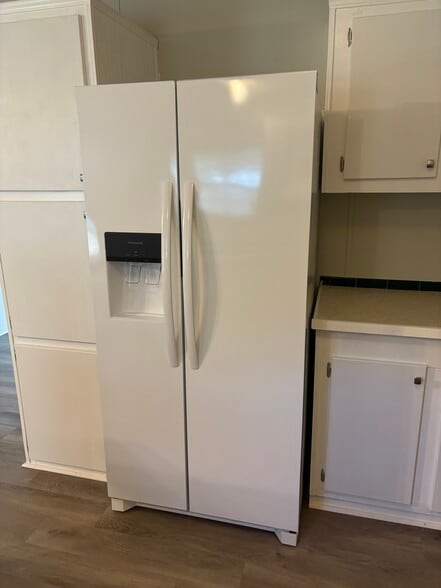 New Refrigerator - 102 Nina Cir