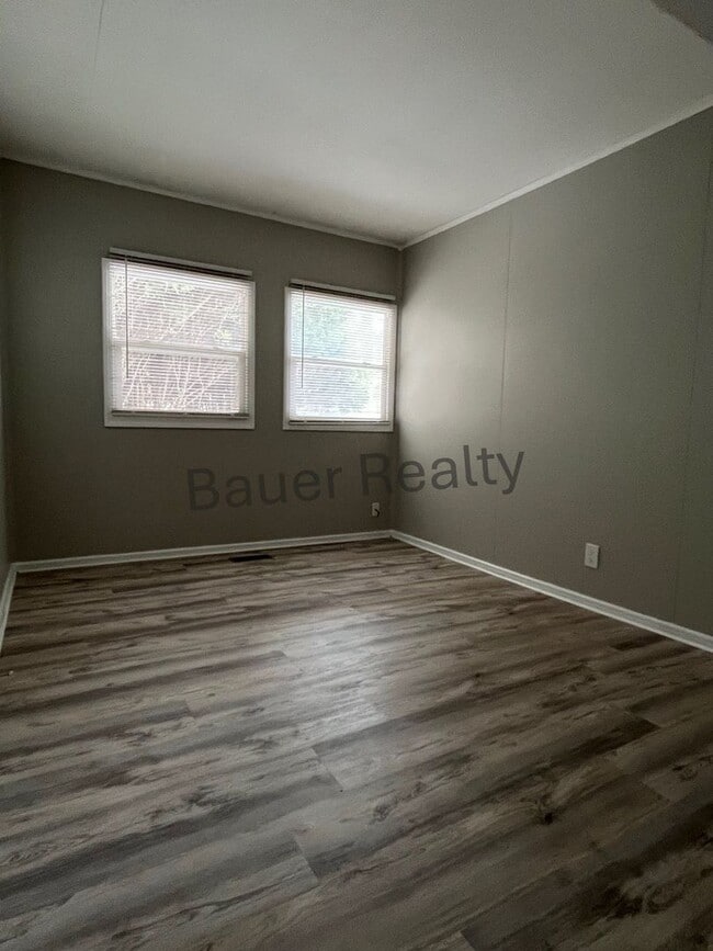 Building Photo - Newly Renovated 3 Bedroom Ranch Home