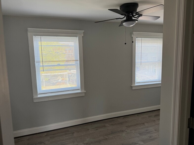Building Photo - 3236 Lohrs Ln
