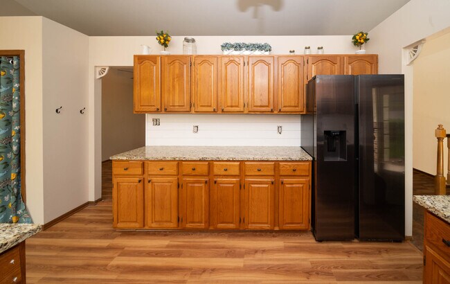 Building Photo - 3516 Kings Lair Dr