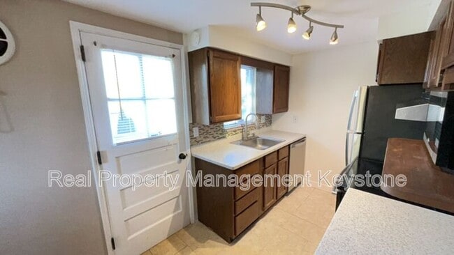 Building Photo - 5114 Caste Dr