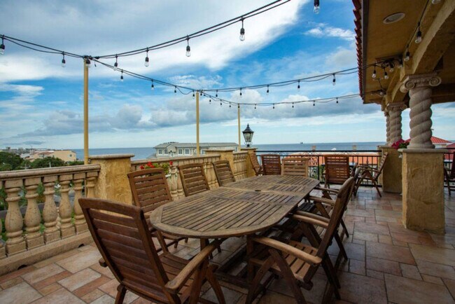 Building Photo - 935 Beach View Drive-SI ID1267843P