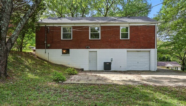 Building Photo - 3 Bedroom Pet Friendly Home For Rent Near ...