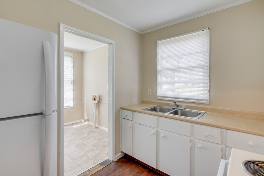 Kitchen into dining - 1730 Telfair St