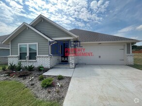 Building Photo - Spacious 3 Bedroom/2 Bath Open Concept Home