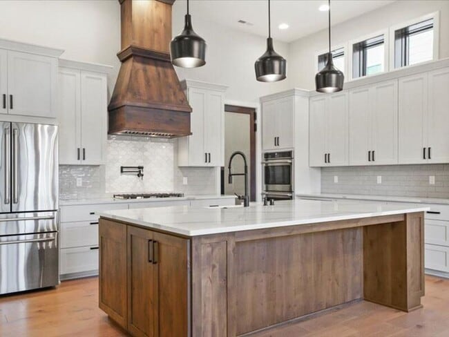 Building Photo - 3500 S Morain St