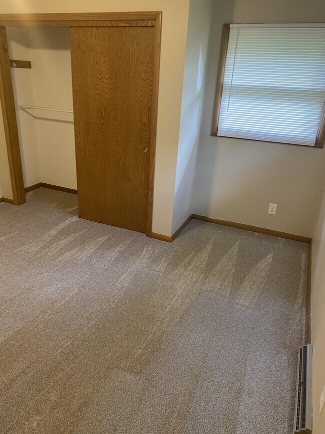 Building Photo - 18105 Milwaukee Ave