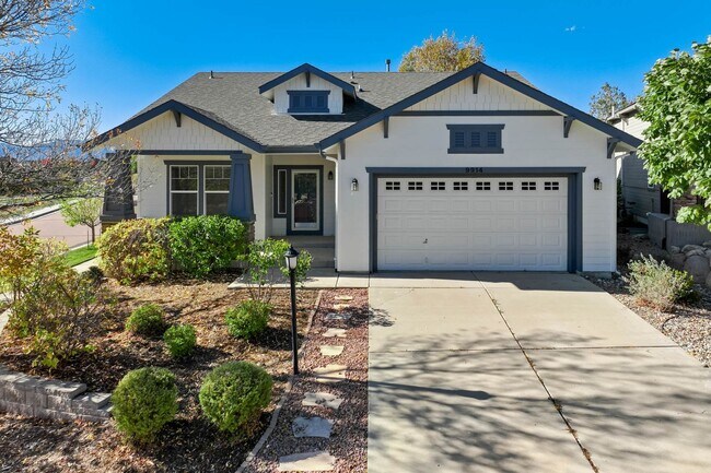 Primary Photo - Main Level Living in Pine Creek...Views ar...