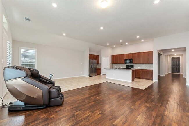 Building Photo - 5914 River Timber Trl