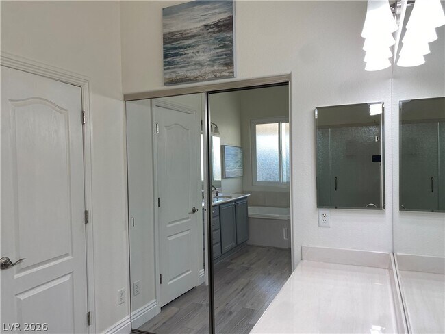 Building Photo - 412 Bloomingdale Ct