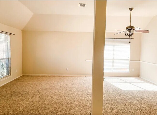 Building Photo - 9229 Daystar Dr