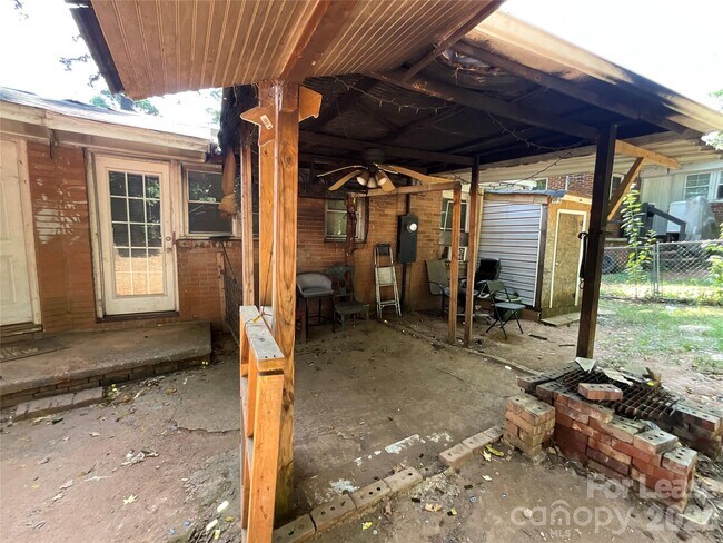 Building Photo - 1801 Newland Rd